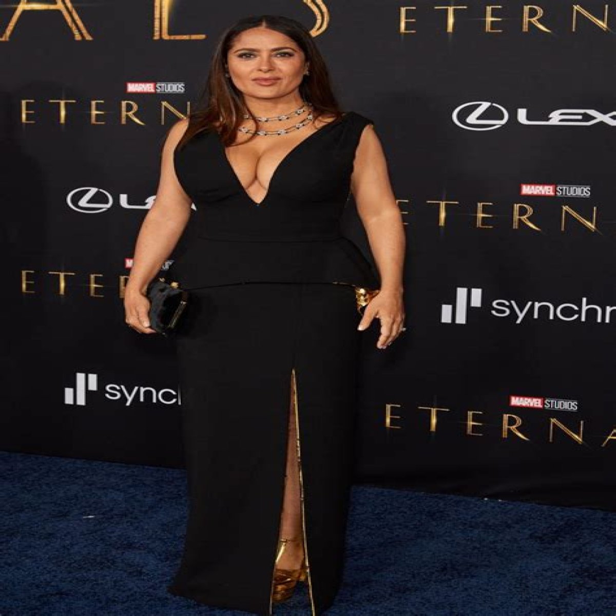 Dangerous Curves Ahead! See Salma Hayek’s Most Incredible Braless Photos