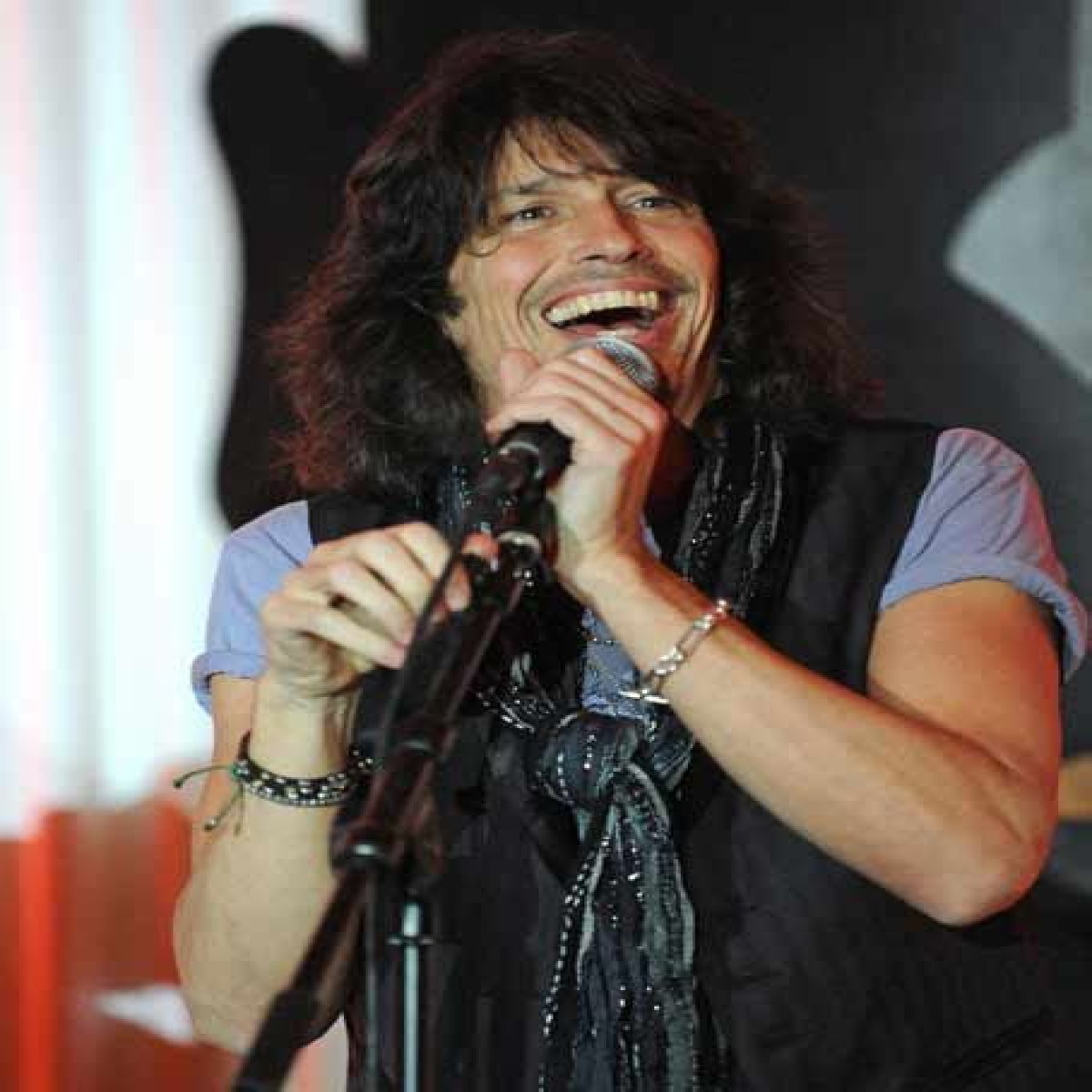 Kelly Hansen (Metal Singer) - Age, Birthday, Bio, Facts, Family, Net Worth, Height & More