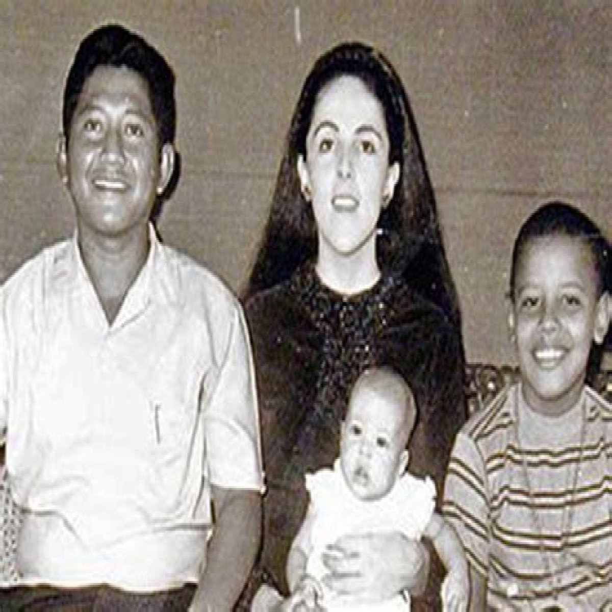 Lolo Soetoro Net Worth