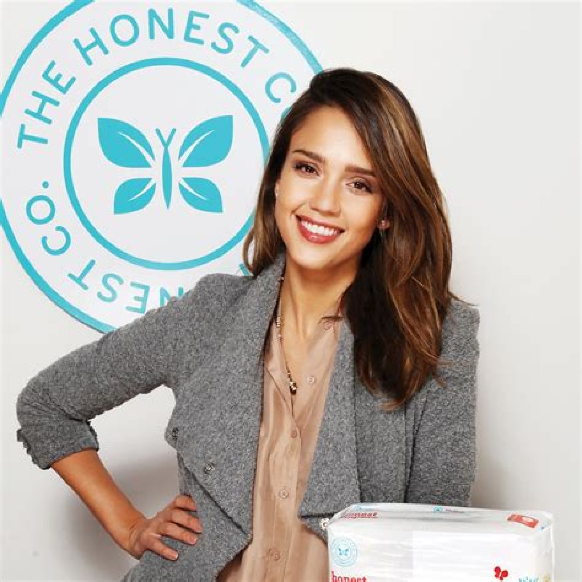 People who use Jessica Alba’s Honest sunscreen are posting sunburn photos
