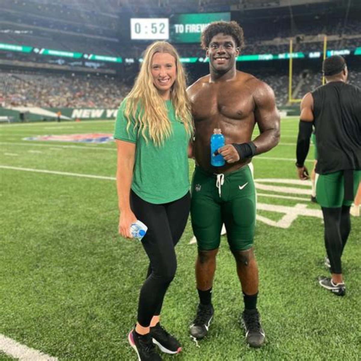 Who Is Carl Lawson Girlfriend? Everything To Know About Him